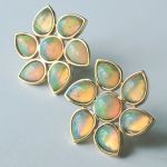 2lips-tulip-keukenhof-flower-earstuds-earrings-dutch-design-opal-david-aardewerk-18k-gold