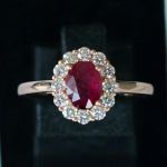 entourage-ring-pink-gold-oval-ruby-diamonds-helo-engagement-ring-conflict-free-lady-di