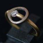 modern-solitair-diamond-design-engagement-ring-contemporary