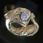 antique-22k-gold-ring-dragon-solitair-0-30-ct-diamond-blue-wite