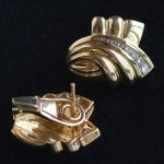 14-carat-gold-1980s-1990s-clip-earrings-dallas-dynasty-linda-evans-joan-collins-heather-locklear-pamela-sue-martin-emma-s