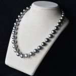light-to-dark-tahitian-pearl-necklace-aaa
