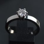 white-gold-18k-0-48-ct-hrd-antwerp-certified-e-colour-vvs1-solitair-brilliant-diamond-wideband-engagement-ring-ducth-design-davi