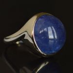 gold-tanzanite-custom-made-ring-2lips-dutch-design-unique-jewelry-designer-goldsmith-david-aardewerk