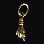 antique-gold-figa-charm-pendant