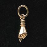 antique-gold-figa-charm-pendant
