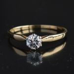 0-37-ct-vs-h-colour-wesselton-brilliant-cut-diamond-gold-solitair-engagement-art-deco-ring