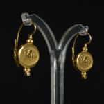 18k-yellow-gold-earrings-with-image-of-pegasus