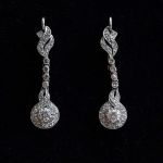 white-gold-art-deco-retro-design-ear-pendants-brilliant-cut-diamonds