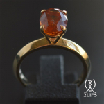 18k-gold-stackable-2lips-ring-spessartite-garnet-dutch-design-david-aardewerk