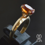 18k-gold-stackable-2lips-ring-spessartite-garnet-dutch-design-david-aardewerk
