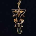 art-nouveau-15-ct-gold-peridot-and-pearl-pendant