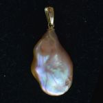 drop-shaped-freshwater-pearl-pendant-30-x-15x-8-mm-creamy-pink-14k-gold