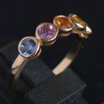 five-stone-half-eternity-rainbow-sapphire-ring-18-karaat-red-pink-goud