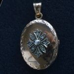 oval-victorian-14-carat-gold-locket-medallion-double-cross-applique-rose-cut-diamond