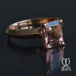 18k-gold-stackable-2lips-ring-lilac-tourmaline-dutch-design-david-aardewerk