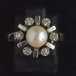 vintage-akoya-pearl-single-cut-diamond-cluster-ring