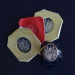 designers-producers-signet-ring-solid-gold-layered-stone-vacuum-cast-hand-finished-highest-quality