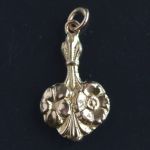 flower-charm-gold-yellow-biedermeier-bouquet