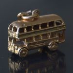 antique-gold-double-decker-charm-carat