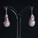 pink-baroque-freshwater-pearl-18k-carat-red-gold-pendant-earrings