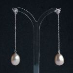 pink-mauve-colored-fresh-water-pearl-diamond-drop-earrings-18k-gold