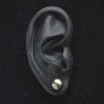 9-mm-green-anthracite-grey-thahity-pearl-and-18-carat-gold-stud-earrings