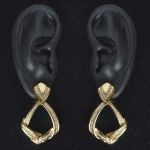 oversized-18k-gold-1-6-ct-diamond-pendant-earrings-1980s-dallas-dynasty