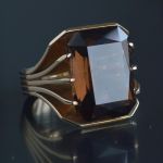 modernist-gold-ring-danish-jewellery-designer-uwe-helmut-moltke-studio-humlebaek-active-from-1974-to-2003