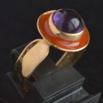 18k-gold-amethyst-halo-ring-finnish-orange-epoxy-resin