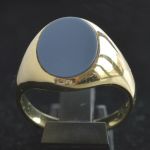 signet-ring-a-blue-sardonyx-stone-solid-14-carat-yellow-gold