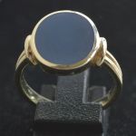 signet-ring-a-blue-sardonyx-stone-solid-14-carat-yellow-gold
