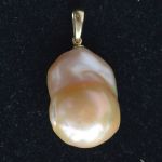 drop-shaped-freshwater-pearl-pendant-17-x-10-mm-creamy-white-14k-gold