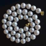 10-mm-white-freshwater-pearl-necklace-magnetic-clasp