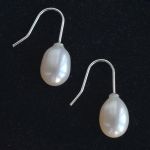 9-x-9-x-13-mm-white-fresh-water-pearl-silver-pendant-earring-hooks
