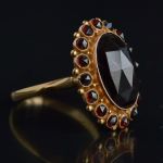 antique-dutch-garnet-ring
