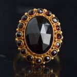 antique-dutch-garnet-ring