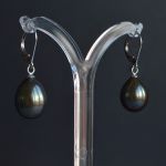 11-x-11-x-15-mm-big-black-fresh-water-pearl-18k-white-gold-pendant-hinged-leverback-earrings