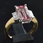 2-86-ct-intens-pink-tourmaline-diamond-trilogy-engament-ring-platinum-gold