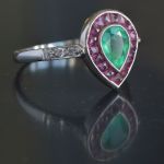 pear-shaped-colombian-emerald-and-ruby-platinum-art-deco-ring