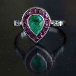 pear-shaped-colombian-emerald-and-ruby-platinum-art-deco-ring