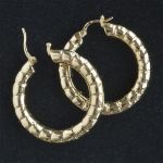 impresive-high-gloss-set-of-14-carat-yellow-gold-creoles-diameter-of-35-mm-and-a-width-of-5-5-mm
