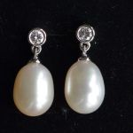 white-gold-pearl-gia-diamond-pendant-earrings