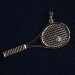 18-carat-yellow-gold-tennis-racket-pendant-diamond