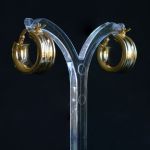 18-carat-gold-huggie-hoop-earrings-7-mm-width-diameter-17-mm