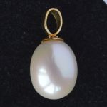 drop-shaped-freshwater-pearl-pendant-parel-21-14-x-11-x-11-mm-creamy-white-silverparel