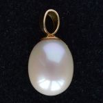 drop-shaped-freshwater-pearl-pendant-parel-21-14-x-11-x-11-mm-creamy-white-silverparel