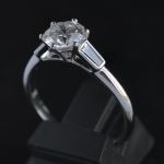 timeless-classic-1-ct-lab-grown-diamond-d-color-vvs-solitair-ring-with-tapperd-baguettes