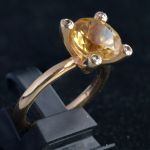 yellow-gold-diamond-modern-cirtine-ring