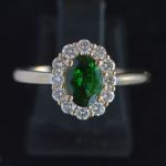 entourage-ring-yellow-gold-oval-algt-antwerpen-certified-green-tsavorite-diamonds-cluster-engagement-ring-conflict-free-lady-di